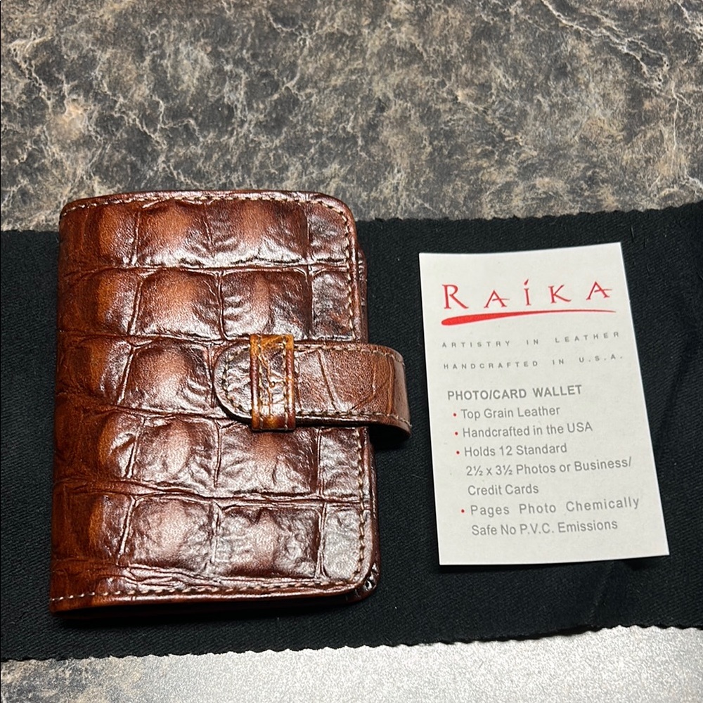 Raika - brown leather handcrafted photo/card wallet